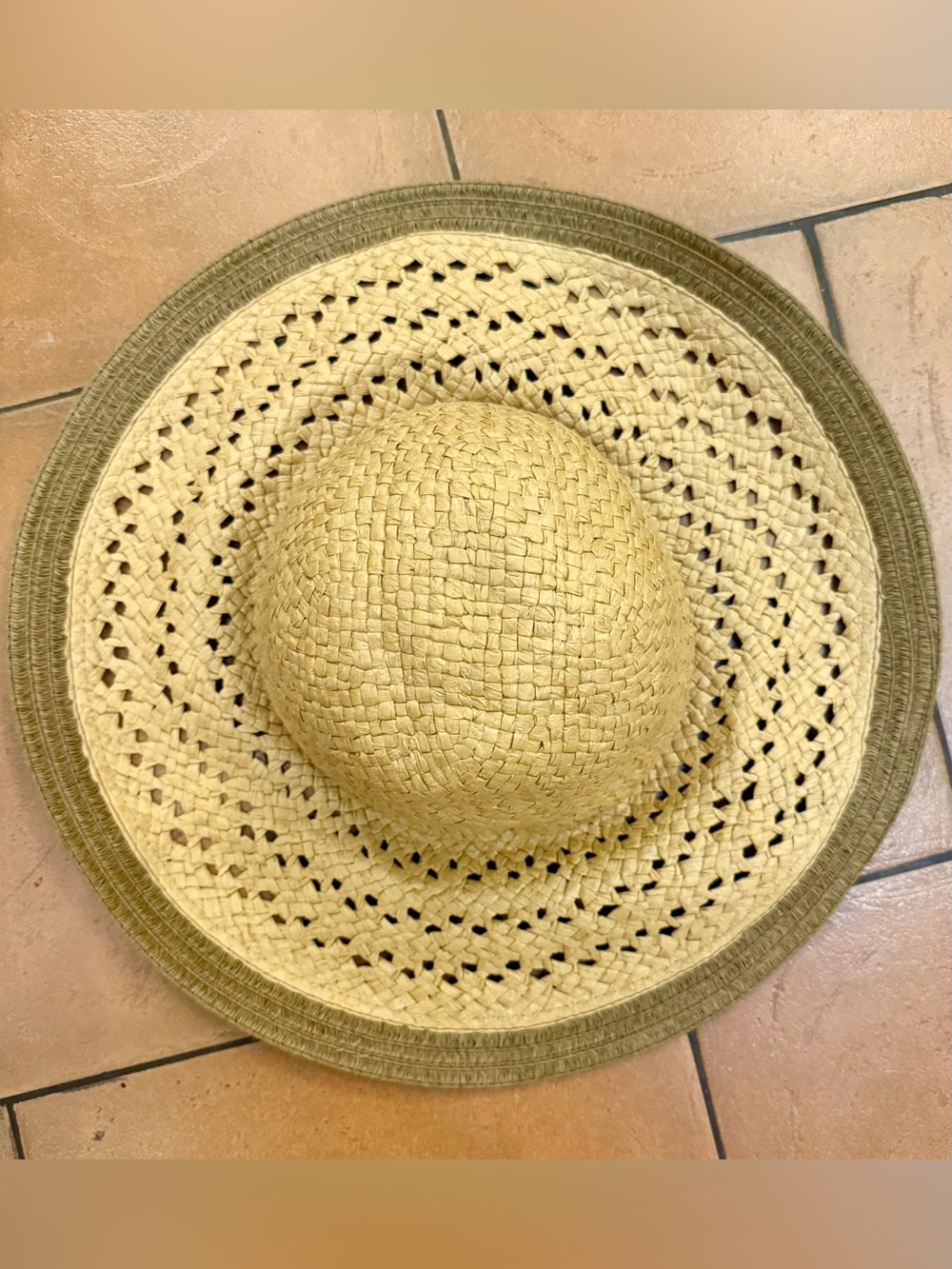 Eddie Bauer Natural Straw Sun Hat with Olive Green Trim